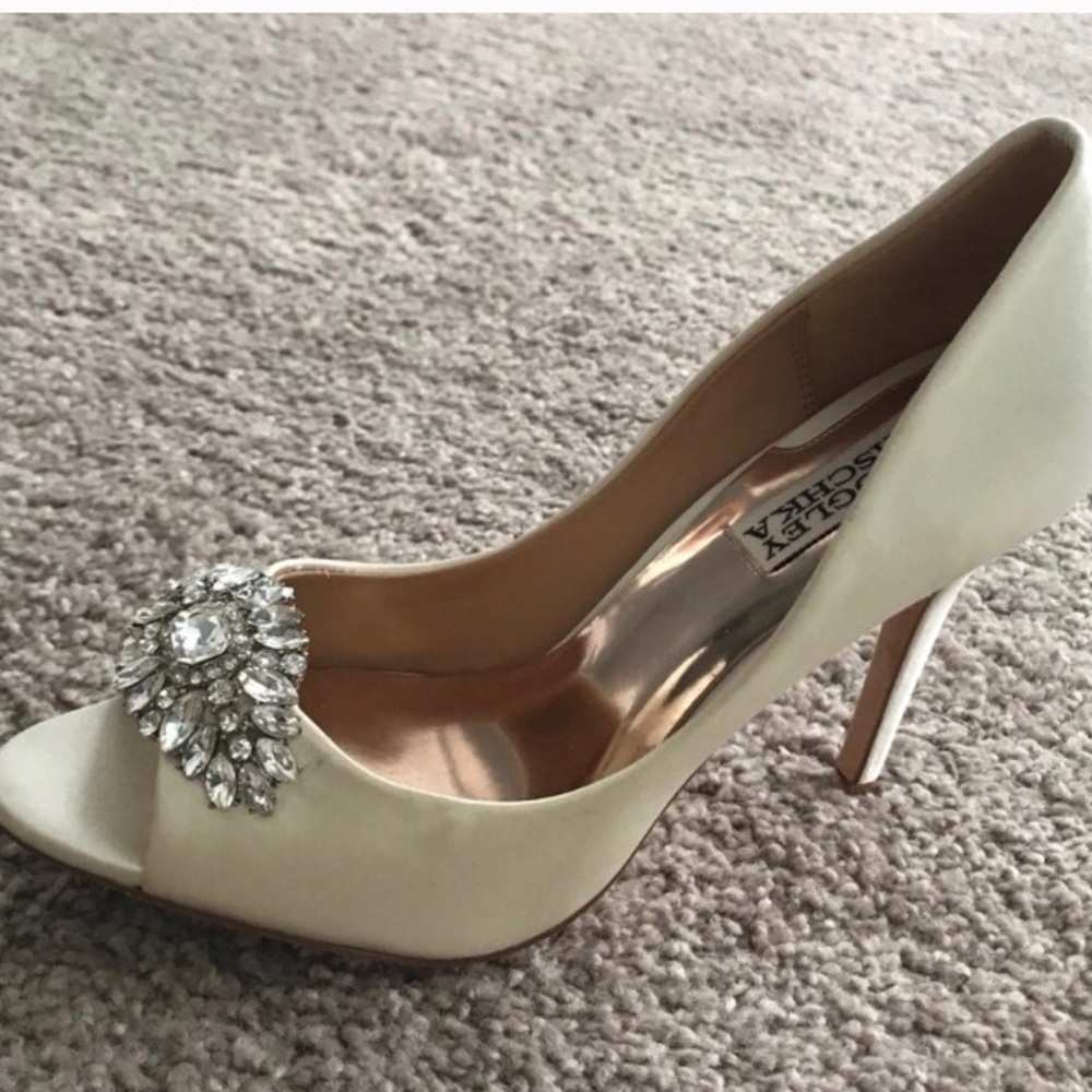 Badgley Mischka wedding pumps